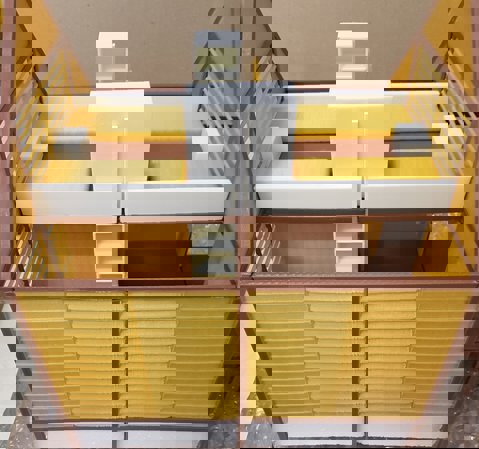 PACK & SEND Ships (a Model of) Cheap Housing